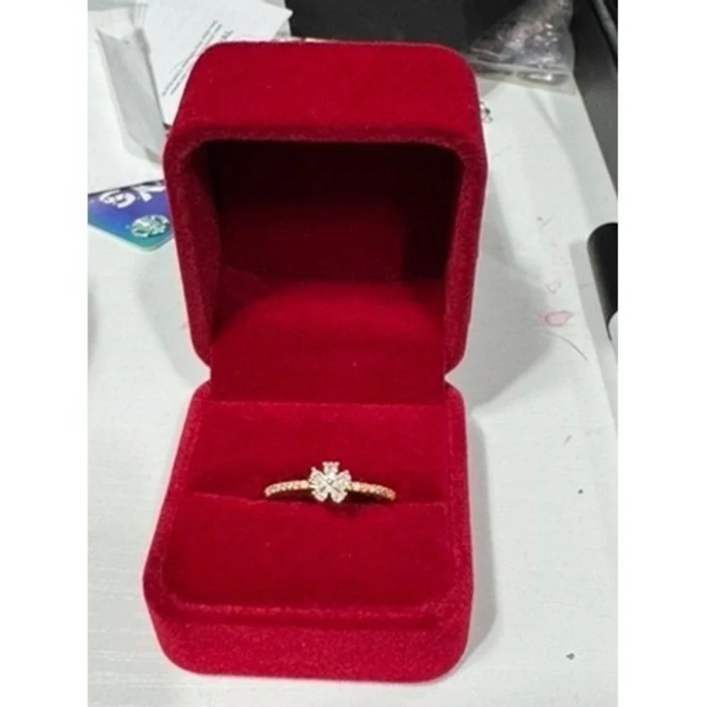Gold Tone Floral Flower Clear Stone Pavé Band Ring Size 6.5‎ with Red Gift Box